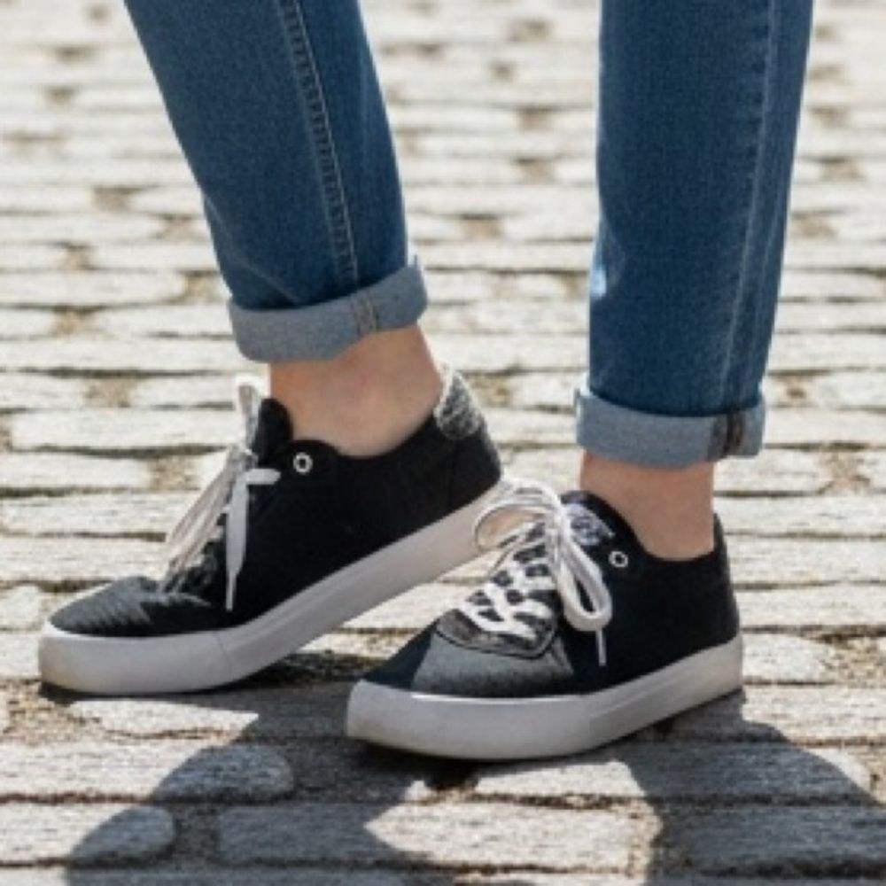 Roxy Black Surf Sneakers